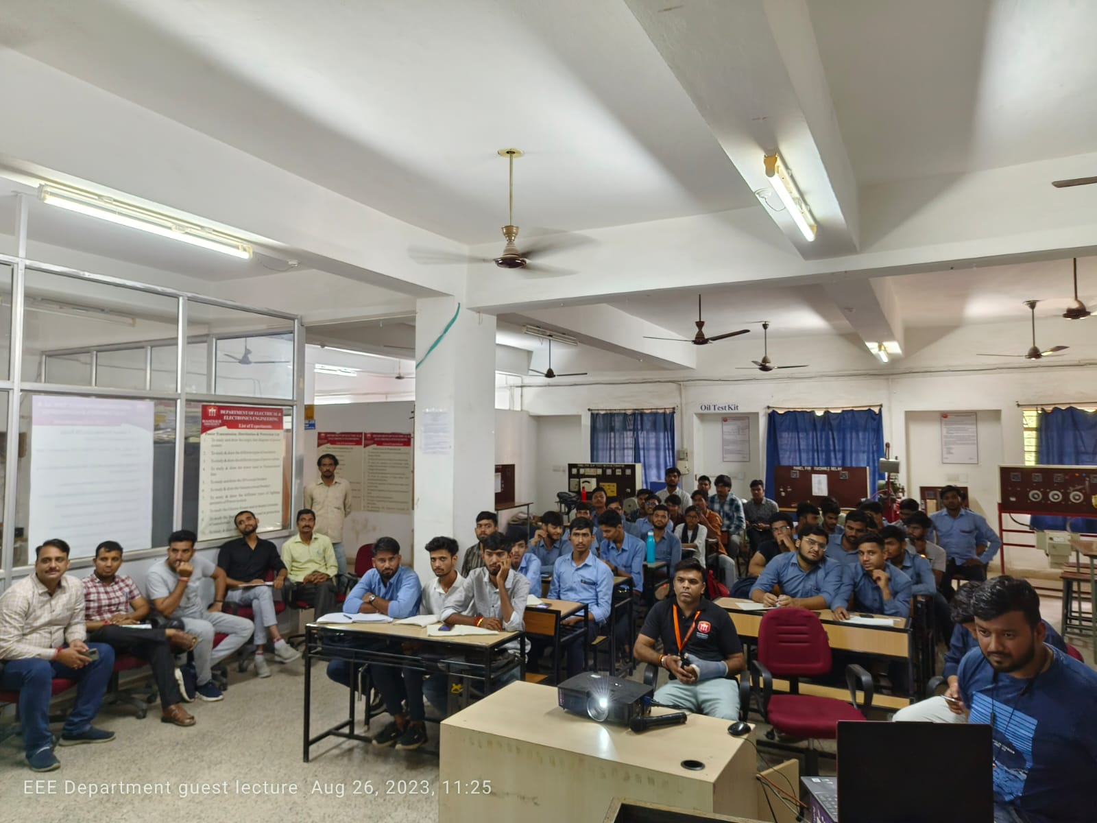 A guest Lecture on Nonlinear Dynamical system A guest Lecture on Nonlinear Dynamical system